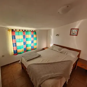 Niko Apartman Trogir